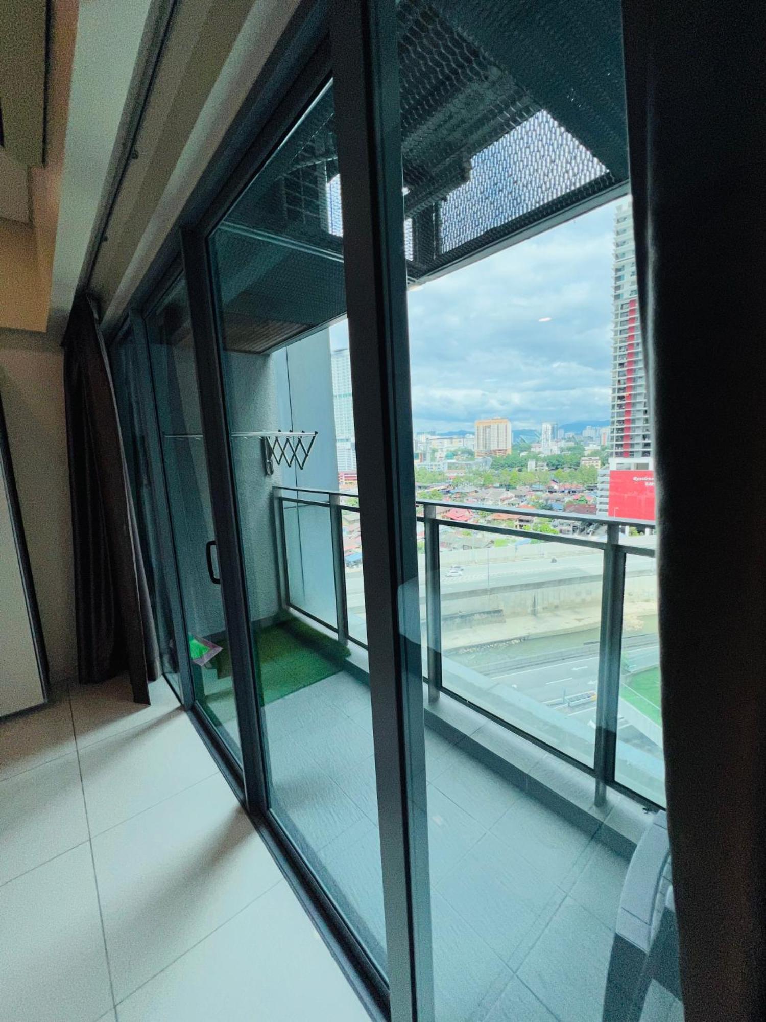 Summer Suites Klcc By Classy Kuala Lumpur Bagian luar foto